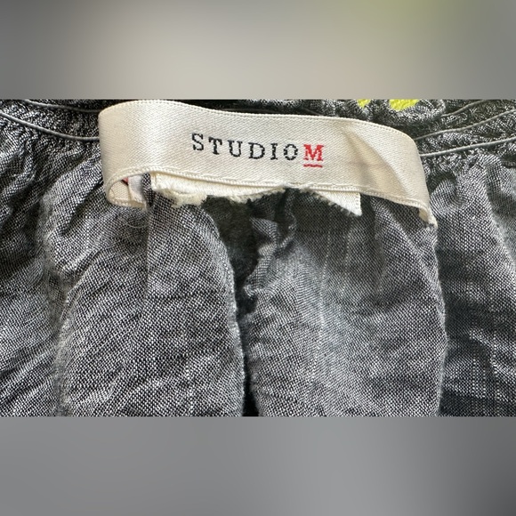 Studio M top, Size Small - Picture 3 of 4